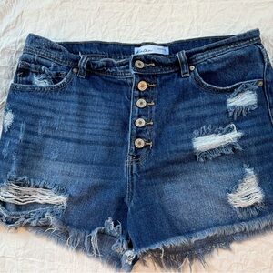 KanCan distressed jean shorts sz 29